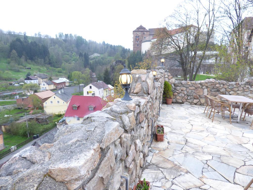 Penzion - Restaurant U Zamku Becov nad Teplou Luaran gambar