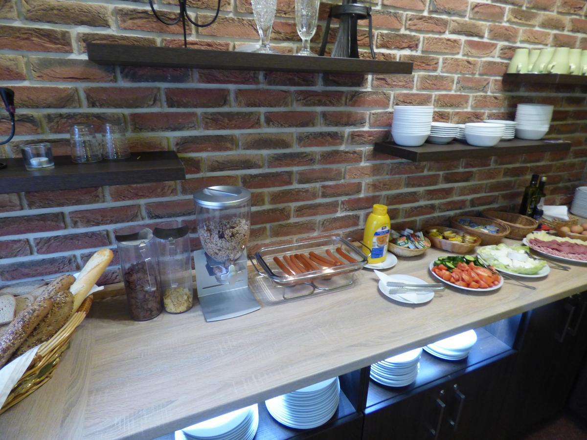 Penzion - Restaurant U Zamku Becov nad Teplou Luaran gambar