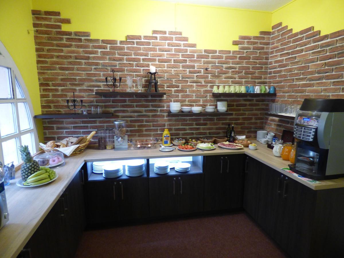 Penzion - Restaurant U Zamku Becov nad Teplou Luaran gambar