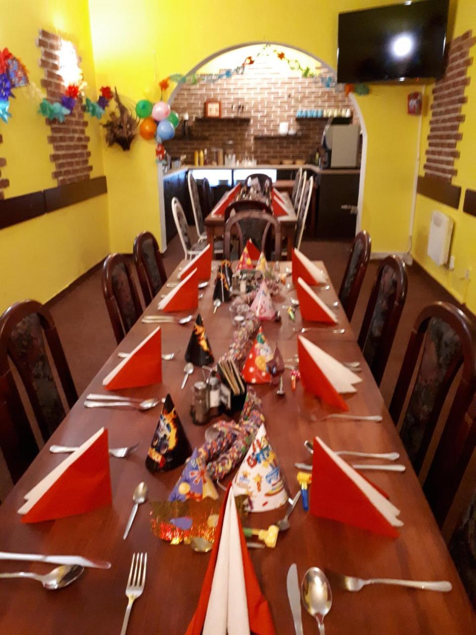 Penzion - Restaurant U Zamku Becov nad Teplou Luaran gambar