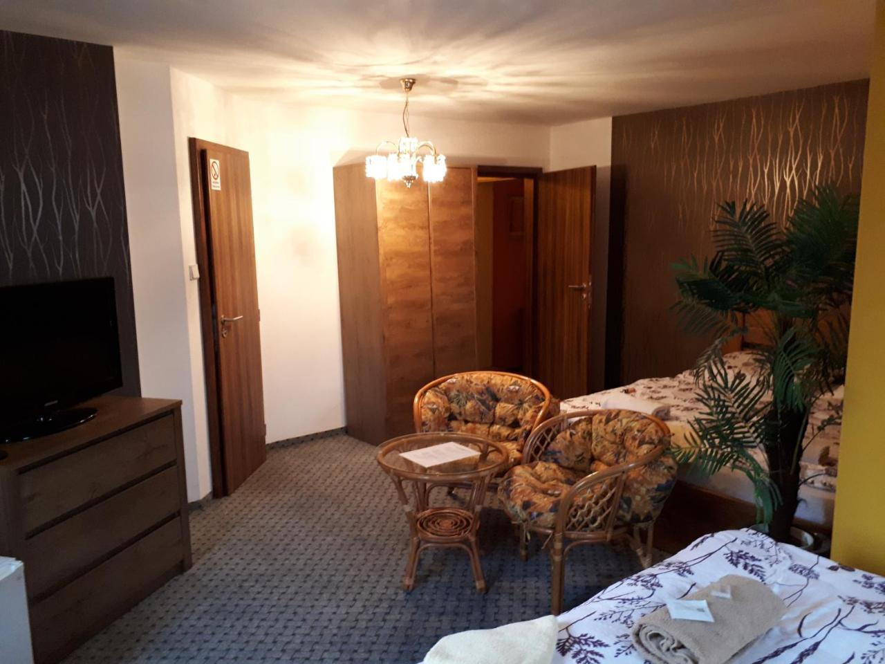 Penzion - Restaurant U Zamku Becov nad Teplou Bilik gambar