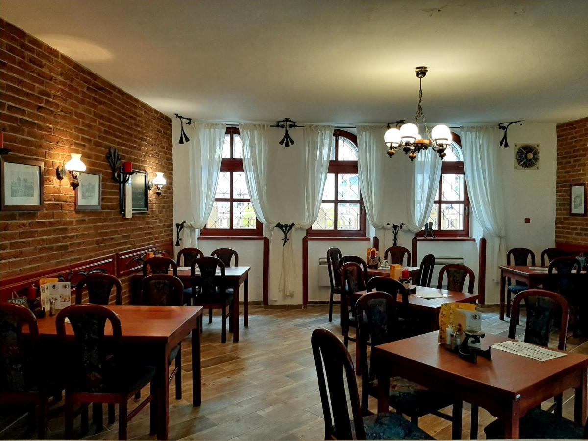 Penzion - Restaurant U Zamku Becov nad Teplou Luaran gambar
